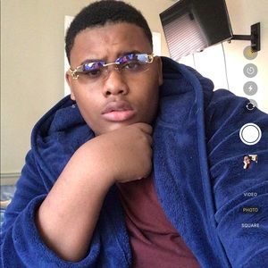 Meet your Posher, Elijah